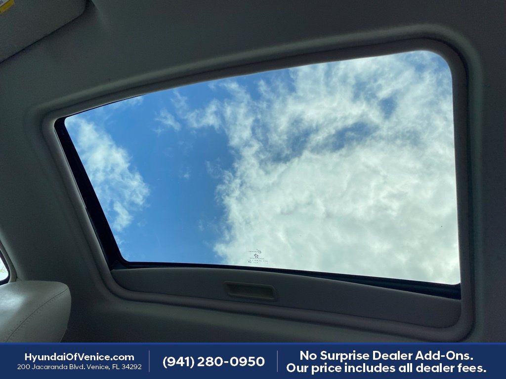 Used 2005 Dodge Magnum R/T w/ Convenience Group II RWD image 5