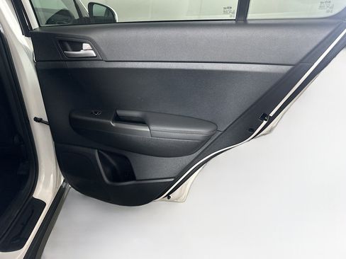 Used 2020 Kia Sportage LX AWD/4WD image 28