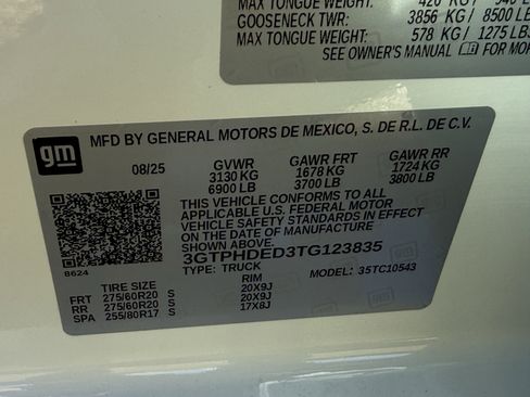 New 2026 GMC Sierra 1500 SLT image 18