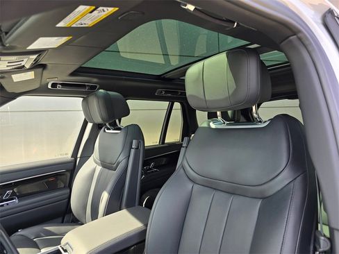 New 2025 Land Rover Range Rover Autobiography image 21