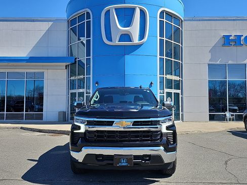 Used 2024 Chevrolet Silverado 1500 LT image 2