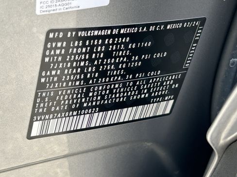 Used 2024 Volkswagen Tiguan SE FWD image 30