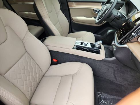 New 2026 Volvo XC90 B5 Plus AWD/4WD image 5