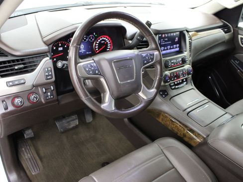 Used 2016 GMC Yukon XL Denali w/ Open Road Package AWD/4WD image 13