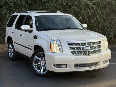 Used 2012 Cadillac Escalade Platinum image 1