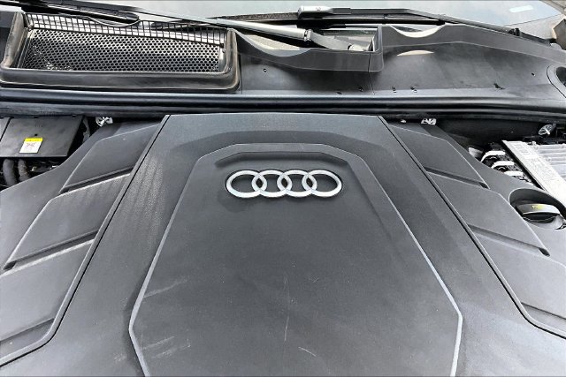 Used 2021 Audi Q8 Prestige AWD/4WD image 33