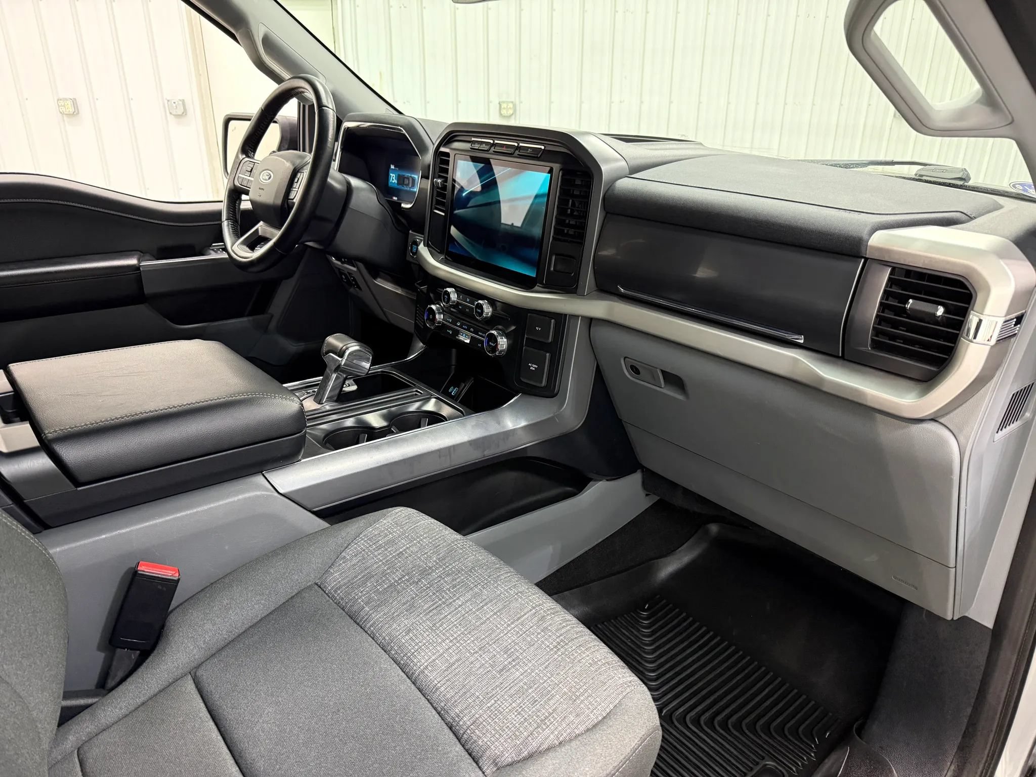 Used 2022 Ford F150 Lightning XLT AWD/4WD image 14