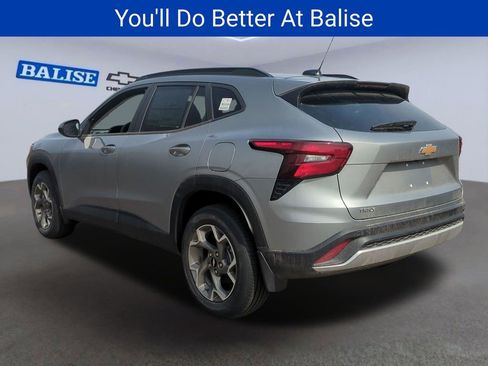 New 2026 Chevrolet Trax LT w/ Driver Confidence Package FWD image 5