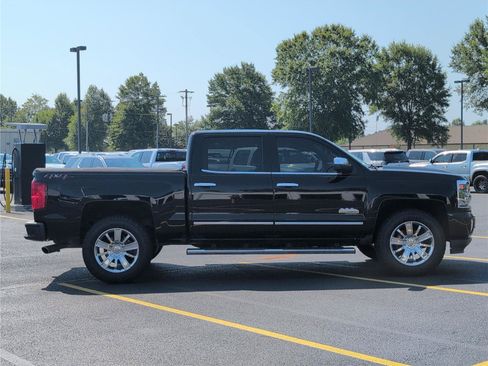 Used 2018 Chevrolet Silverado 1500 High Country AWD/4WD image 8