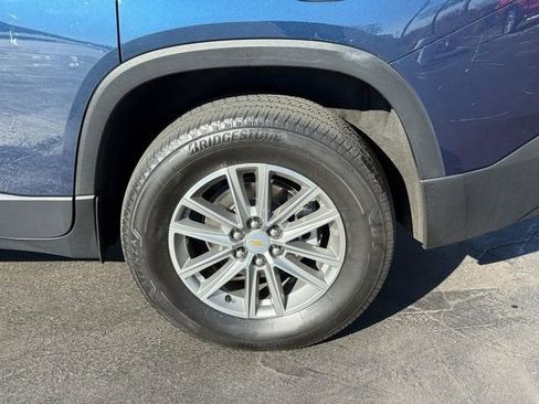 Used 2023 Chevrolet Traverse LT image 4