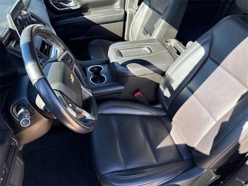 Used 2021 Chevrolet Suburban LT image 21