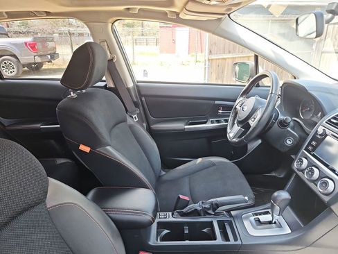 Used 2017 Subaru Crosstrek 2.0i Premium w/ Moonroof Package image 9