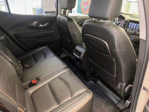 Used 2022 GMC Terrain AT4 image 40