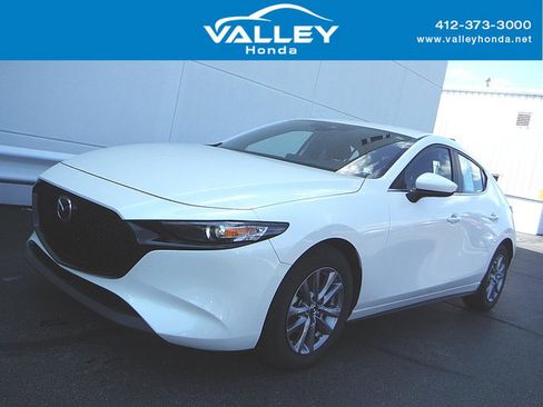 Used 2022 MAZDA MAZDA3 s FWD image 1