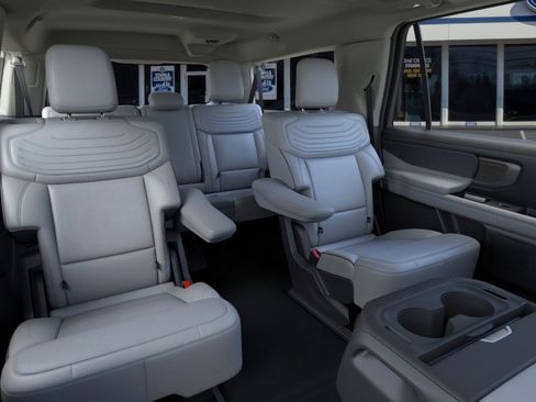 New 2025 Ford Expedition Max Platinum w/ Platinum Ultimate Package AWD/4WD image 11