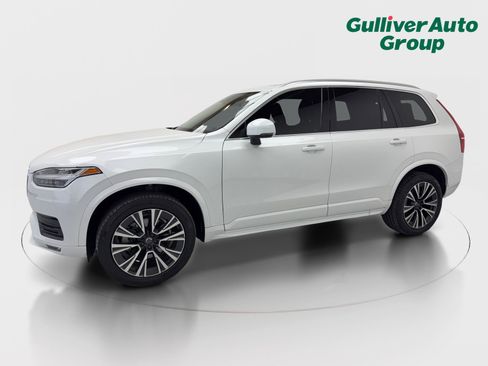 Used 2020 Volvo XC90 T5 Momentum image 2