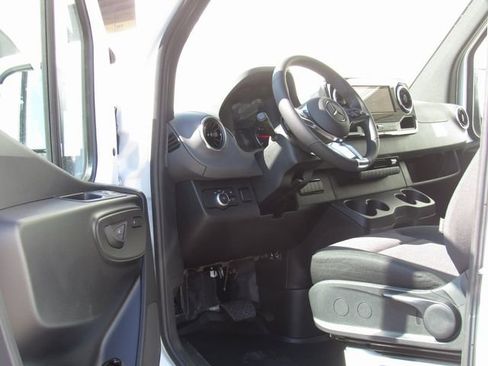 New 2025 Mercedes-Benz Sprinter 2500 image 8
