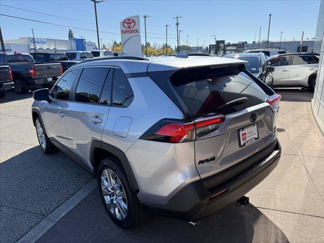 Certified 2022 Toyota RAV4 XLE Premium AWD/4WD image 5