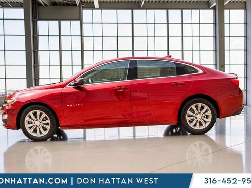Used 2024 Chevrolet Malibu LT FWD image 2