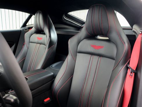 Used 2021 Aston Martin V8 Vantage Coupe RWD image 4