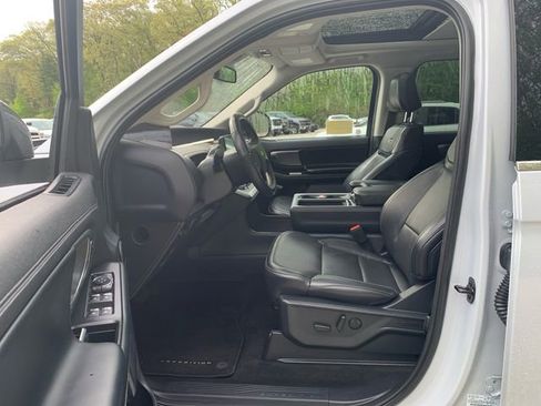 Certified 2025 Ford Expedition Platinum AWD/4WD image 32