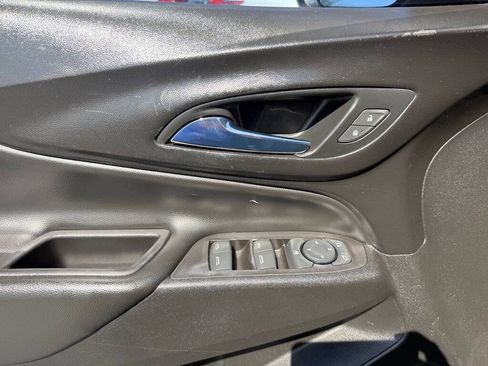 Used 2019 Chevrolet Equinox LT FWD image 9