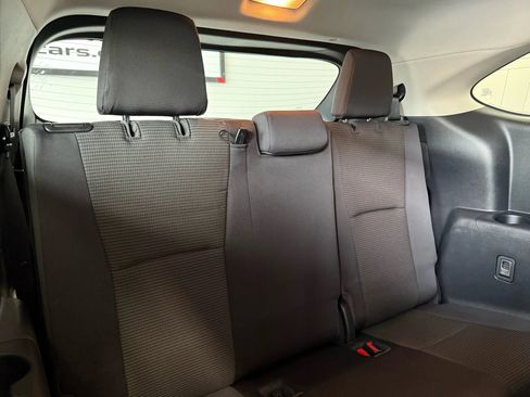 Used 2020 Toyota Highlander LE image 26