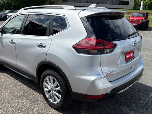 Used 2020 Nissan Rogue SV AWD/4WD image 6