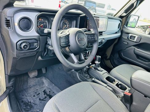 Used 2025 Jeep Wrangler Sport image 11