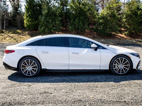 Used 2022 Mercedes-Benz EQS 450+ Sedan image 9