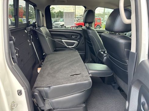 Used 2018 Nissan Titan PRO-4X w/ Pro-4x Convenience Package AWD/4WD image 24