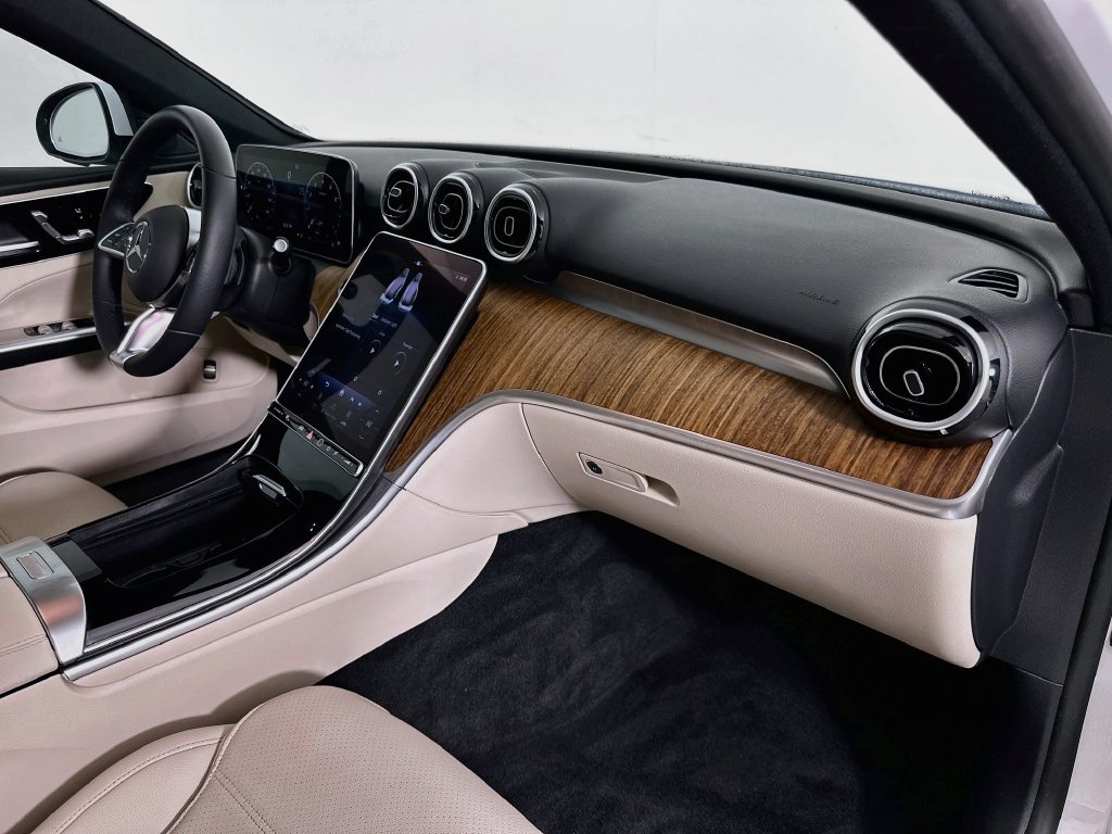 Used 2024 Mercedes-Benz C 300 Sedan image 29