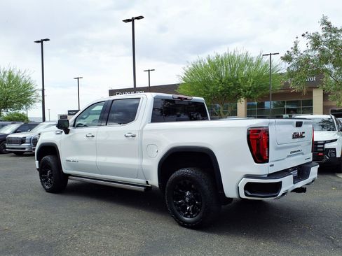 Used 2023 GMC Sierra 1500 Denali w/ Technology Package AWD/4WD image 4