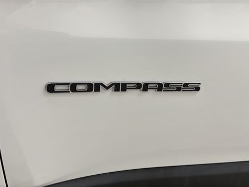 Used 2022 Jeep Compass Latitude AWD/4WD image 36