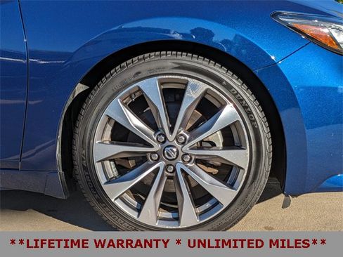 Used 2019 Nissan Maxima Platinum w/ Illumination Package image 11