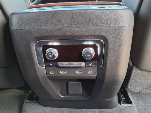 Used 2024 GMC Yukon Denali Ultimate AWD/4WD image 16
