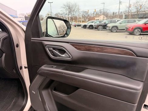 Used 2021 Chevrolet Tahoe LT w/ LT Signature Package image 17