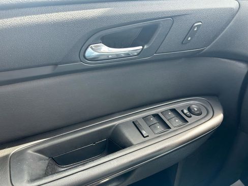 Used 2017 Chevrolet Traverse LT w/ Style and Technology Package AWD/4WD image 29
