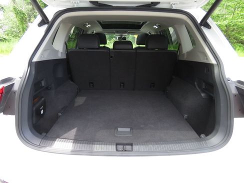 Used 2019 Volkswagen Tiguan SEL AWD/4WD image 17