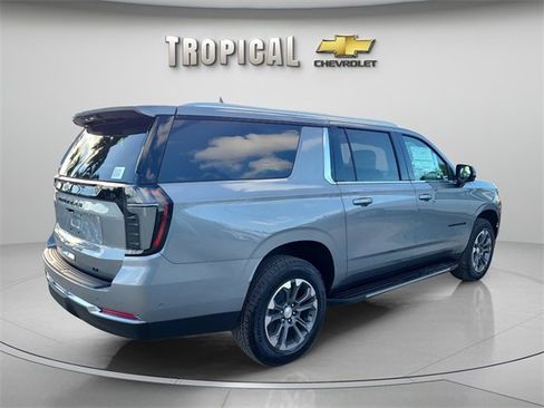 New 2026 Chevrolet Suburban LT w/ Comfort Package image 5