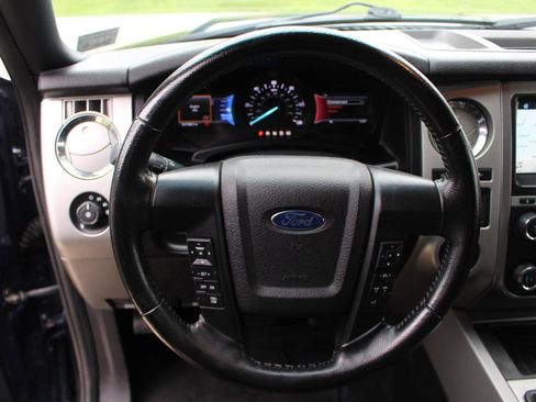 Used 2016 Ford Expedition XLT w/ Equipment Group 202A AWD/4WD image 19