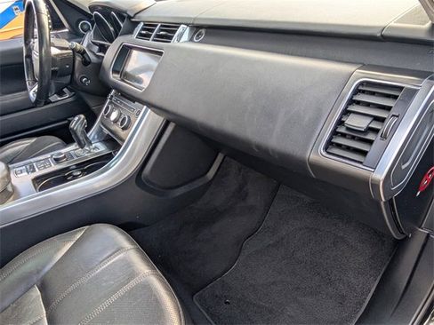 Used 2017 Land Rover Range Rover Sport SE image 13