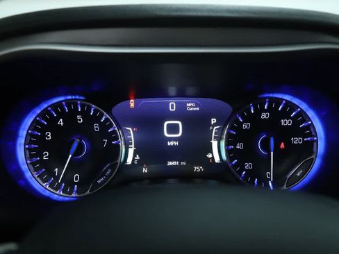 Used 2023 Chrysler Pacifica Touring-L FWD image 24