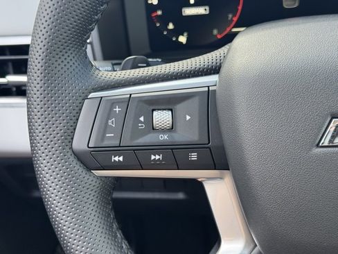 New 2025 Mitsubishi Outlander SE image 24