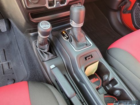 Certified 2021 Jeep Wrangler Unlimited Sport AWD/4WD image 23