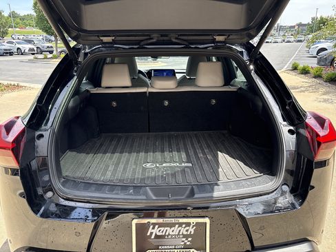 Used 2023 Lexus UX 250h AWD w/ Premium Package image 32