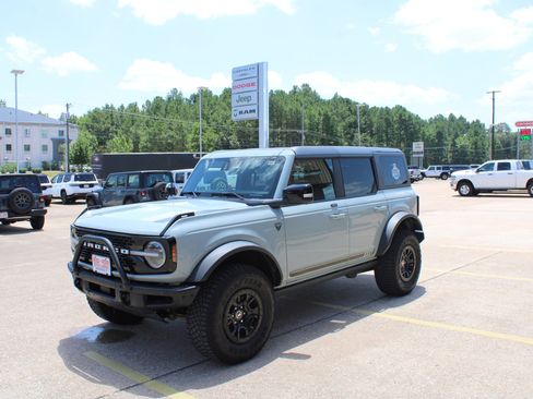 Used 2021 Ford Bronco First Edition AWD/4WD image 1