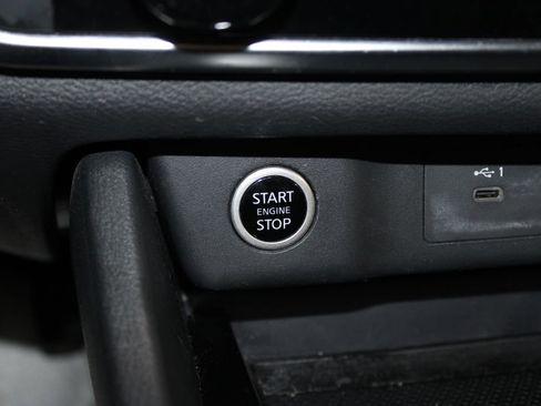 Used 2023 Nissan Rogue S image 47