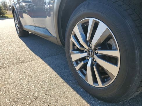 Used 2022 Nissan Pathfinder SL image 35