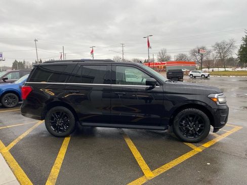 Used 2024 Ford Expedition XLT image 6